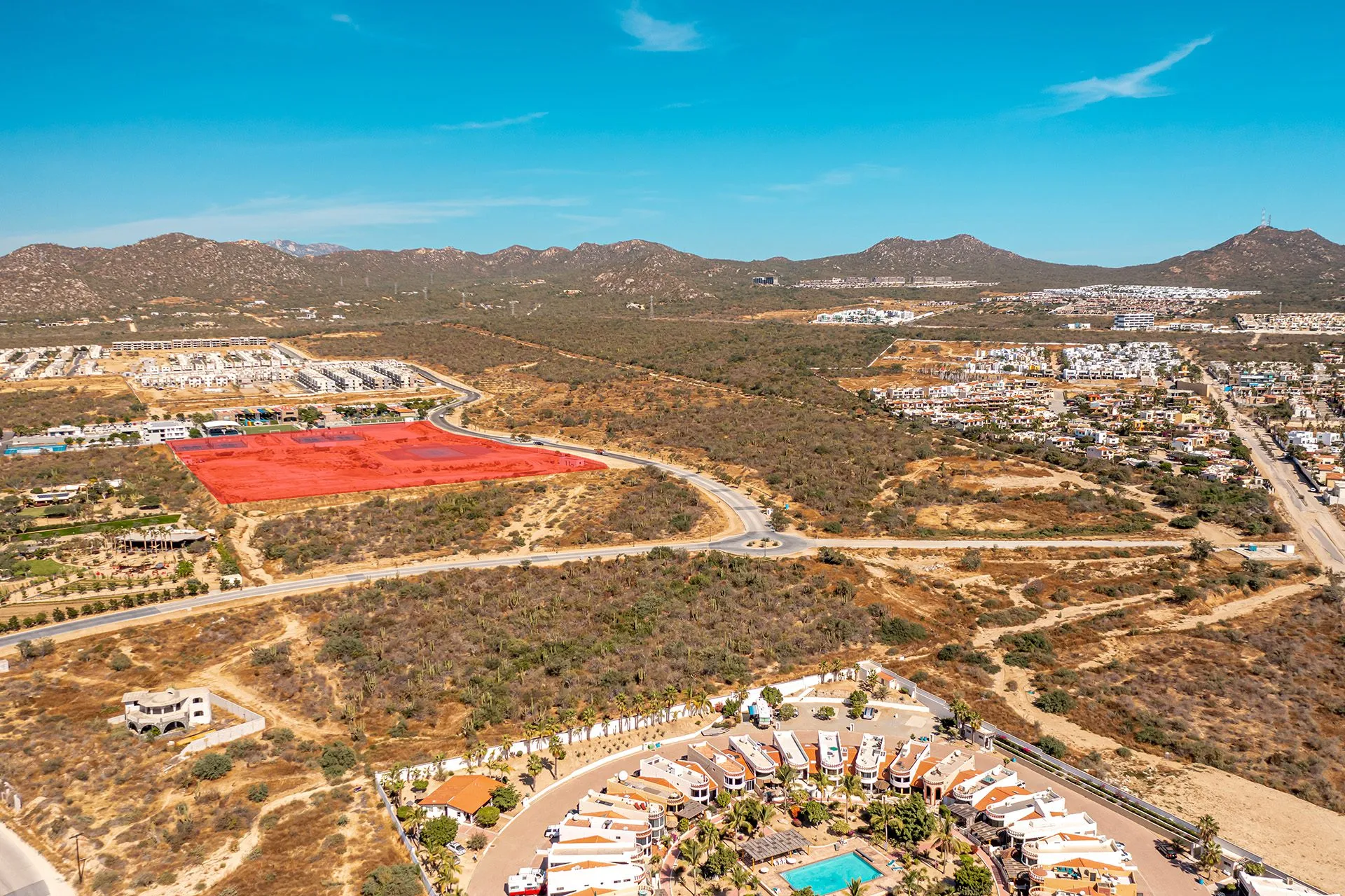 Lot IV, is an excellent option for comercial or residential development. Right below "Del Mar International School" this 10.3 acre parcel is located inside one of the most popular communities in Los Cabos.