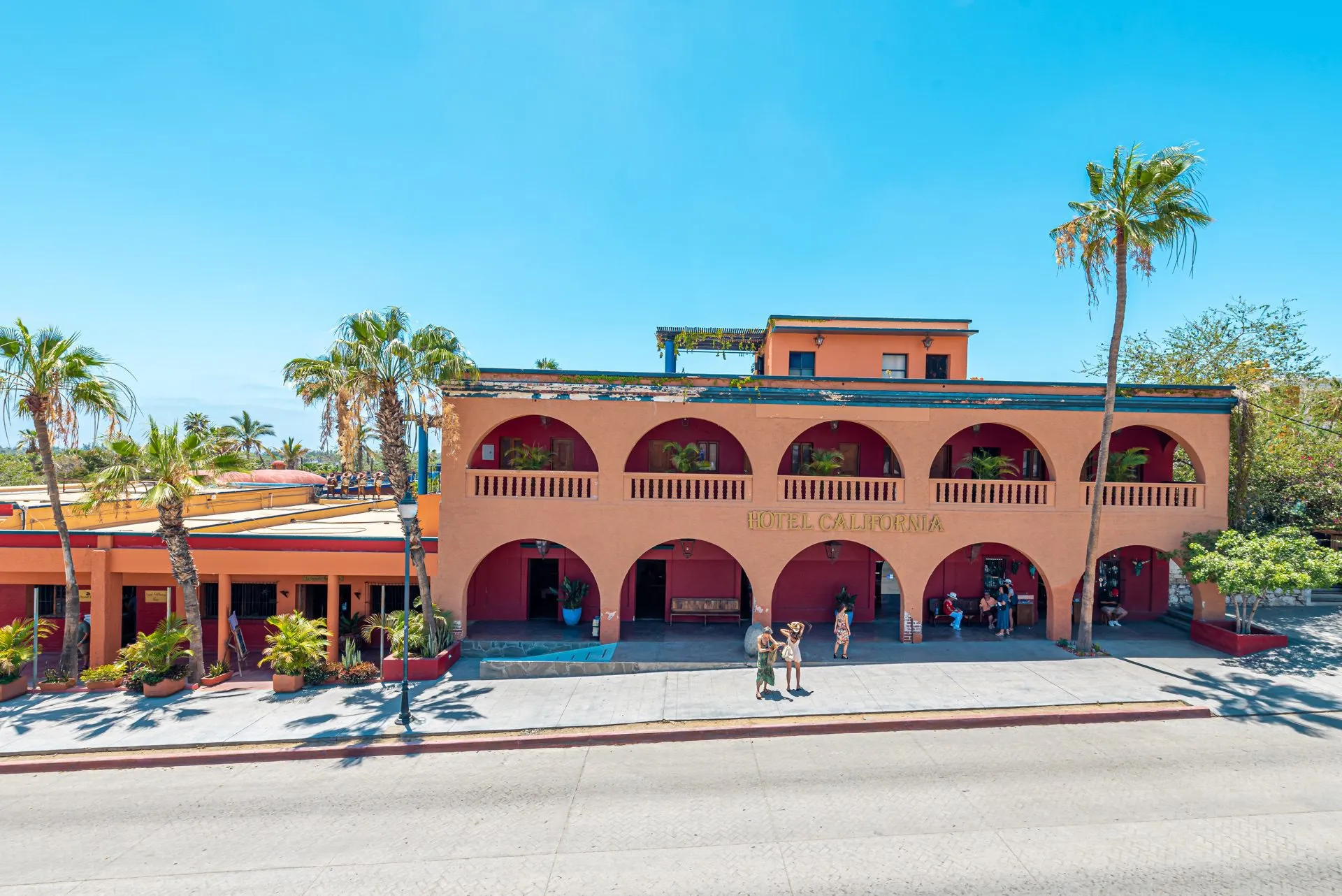 Built in 1947 by “El Chino,” the legendary Hotel California is now available for sale to selective buyers. This iconic landmark in Todos Santos underwent a masterful renovation in 2001, resulting in eleven unique guest rooms and suites.